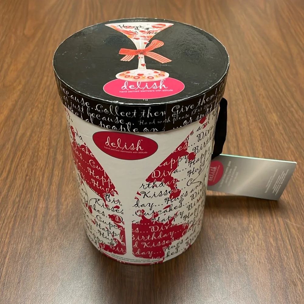 Delish Hugs and Kisses‎ hand painted stemware martini glass, NWT